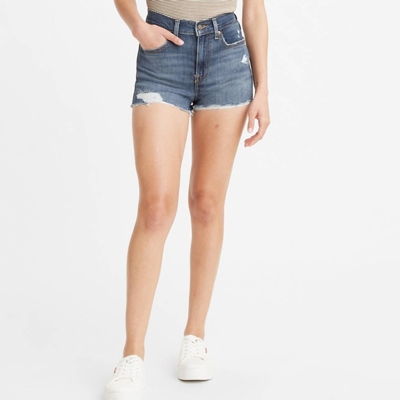 NWT Levi’s High Rise Frayed Hem Jean Shorts - Picture 1 of 10